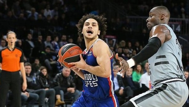 Шейн Ларкин bet365