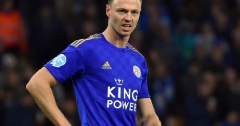 Джони Евънс продължи с един сезон договора си с Лестър bet365
