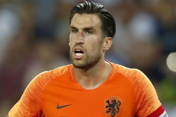 Кевин Стротман официално е играч на Дженоа bet365