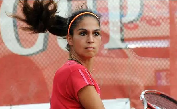 Изабелла Шиникова отпадна в първия кръг на турнира в Румъния bet365